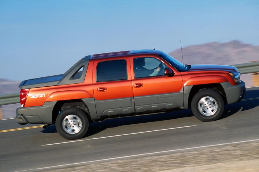  Chevrolet Avalanche 2002 года  (фото 11 из 93)